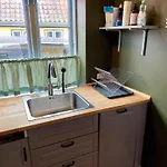 Charming Townhome Near And Square *