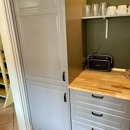 Charming Townhome Near And Square Semesterbostad