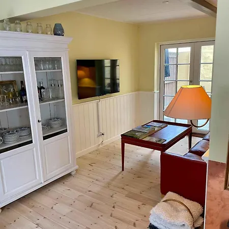 Charming Townhome Near And Square * Ærøskøbing