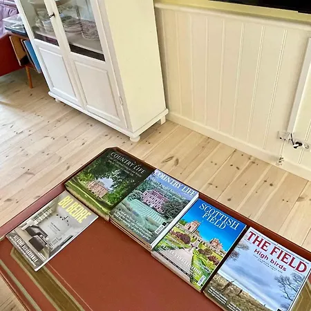 Nyaraló Charming Townhome Near And Square *