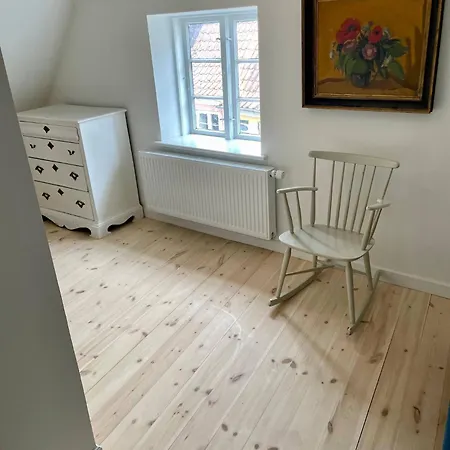Ferienhaus Charming Townhome Near And Square