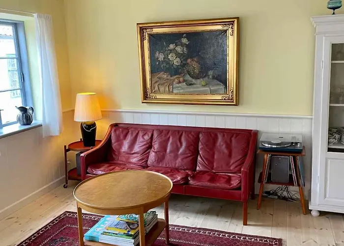 بيت للعطل Charming Townhome Near And Square